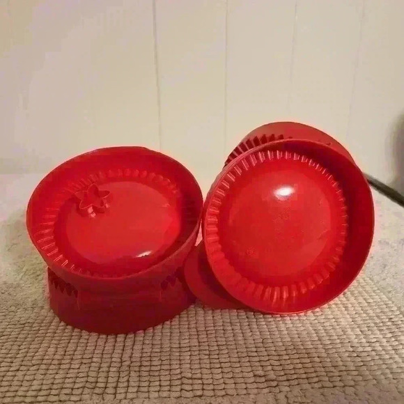 Tupperware Mini  Pie Makers - Picture 3 of 4